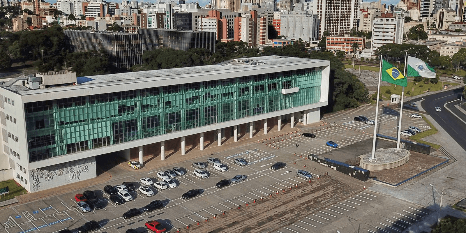 Governo do Paraná promove criação de nove novas secretarias
