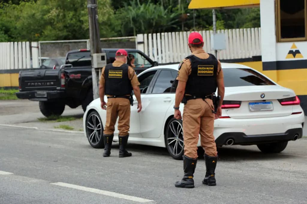 Polícia Rodoviária prende motoristas por embriaguez ao volante durante Operação Natal