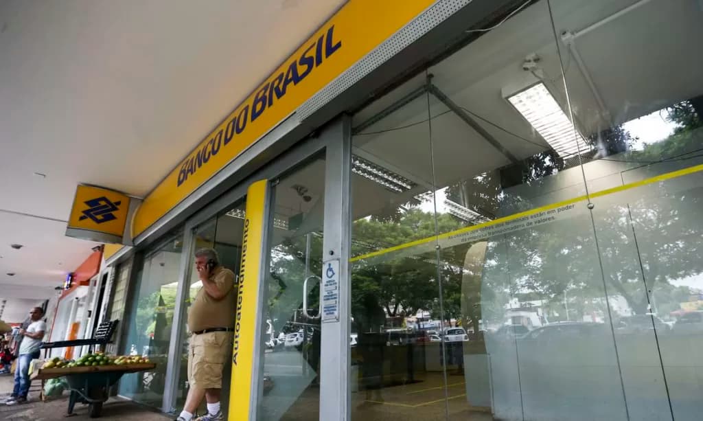 Banco do Brasil fica fora do ar e deixa usuários sem acesso ao app