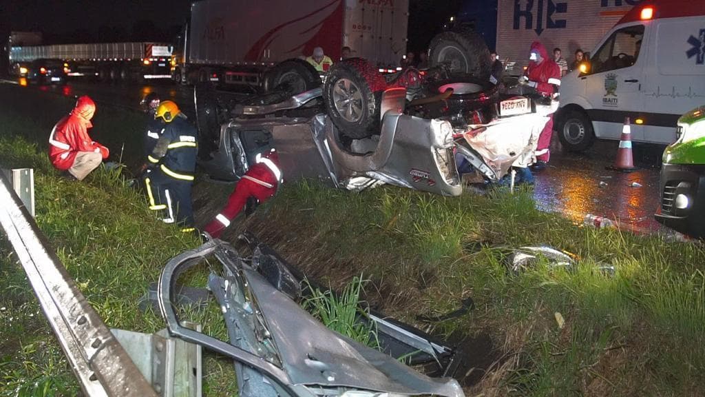 Caminhonete bate de frente com caminhão em rodovia de PG