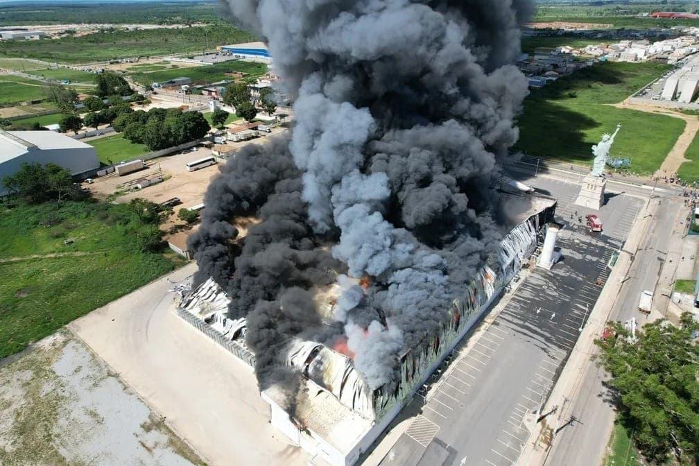 <strong>Incêndio destrói loja da Havan na Bahia</strong>