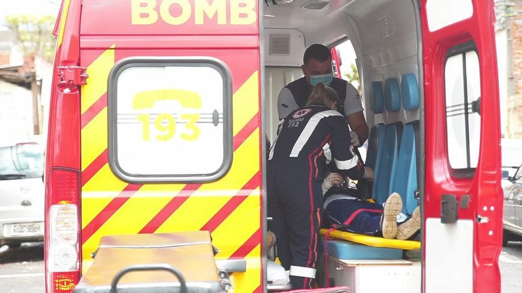 Motociclista e criança sofrem lesões em acidente no Centro de PG