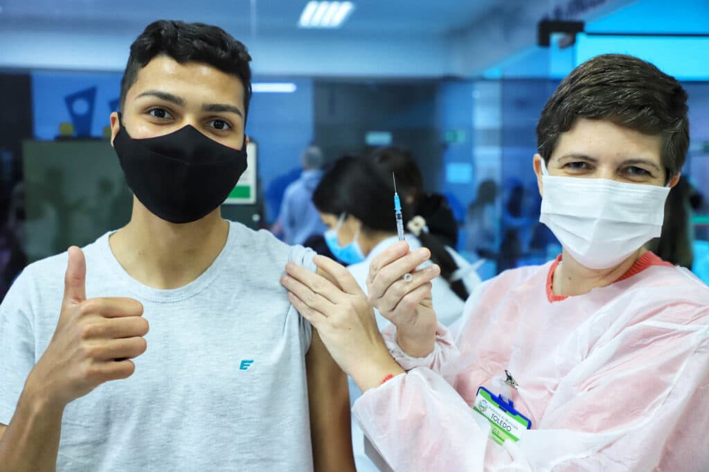 Saúde distribui mais doses e reforça importância da imunização contra Covid-19