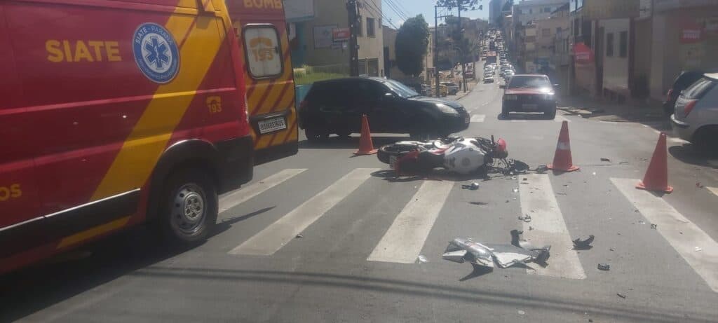 Motociclista ferido em acidente no centro de PG