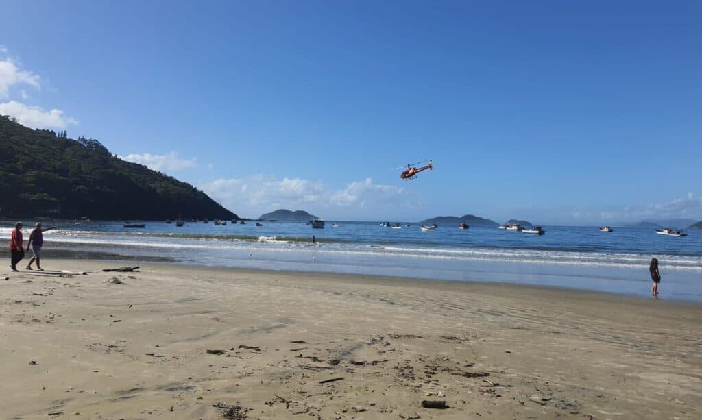 Pescador morre em naufrágio de barco em Florianópolis