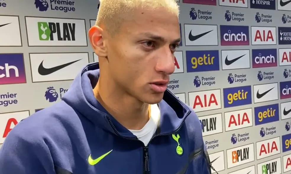 Richarlison pede desculpas aos brasileiros após eliminação da seleção na Copa