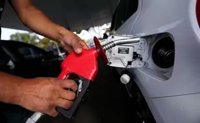 Carro híbrido, etanol mais barato e meio ambiente
