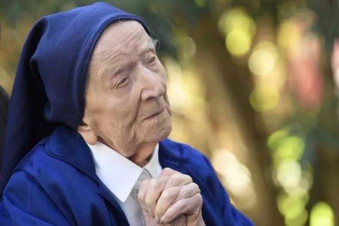 Com 118 anos, morre a mulher mais velha do mundo na França