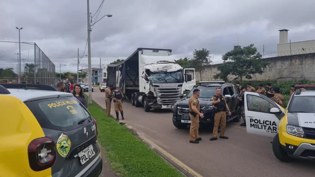Caminhoneiro de PG envolvido em série de acidentes vai permanecer preso