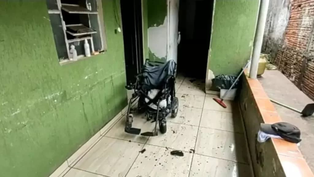 Cadeira de rodas pega fogo e idoso tem 80% do corpo queimado no PR