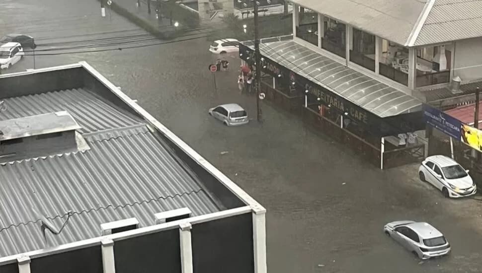 Alerta vermelho: Paraná pode ter chuva forte e alagamentos