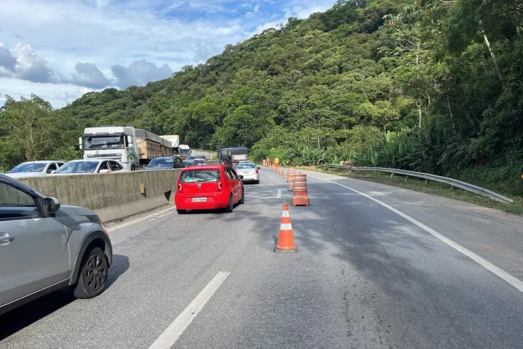 BR-277 tem restrição de tráfego de caminhões neste final de semana; confira os horários