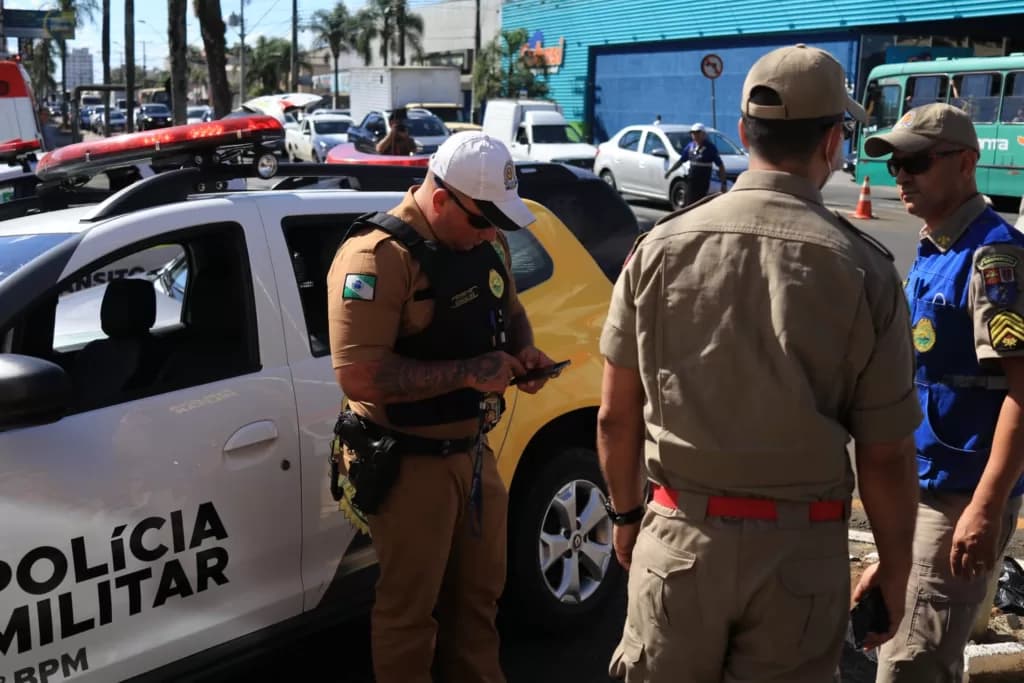 Batida entre carro e moto deixa vitima gravemente ferida em bairro de PG