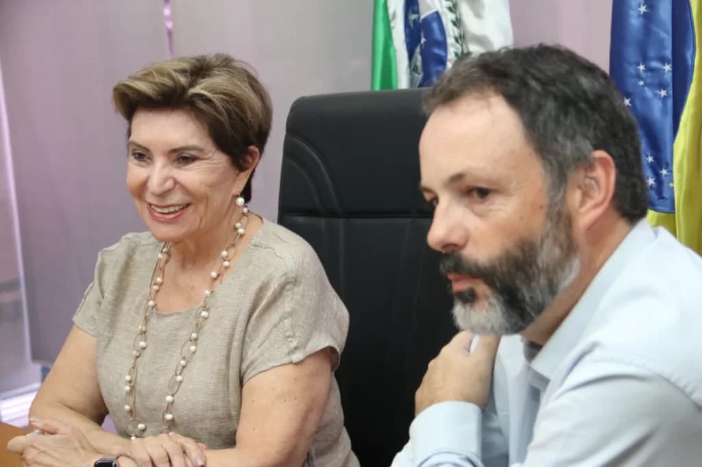 Prefeita Elizabeth apresenta o novo secretário de Indústria, Comércio e Qualificação Profissional