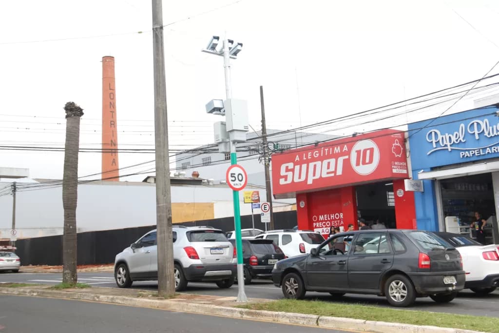 Novo radar que fiscaliza velocidade e avanço de sinal começa a operar em PG