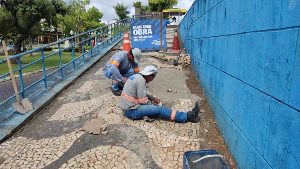 Prefeitura inicia restauração de calçadas de pracinha ao lado do Terminal Central
