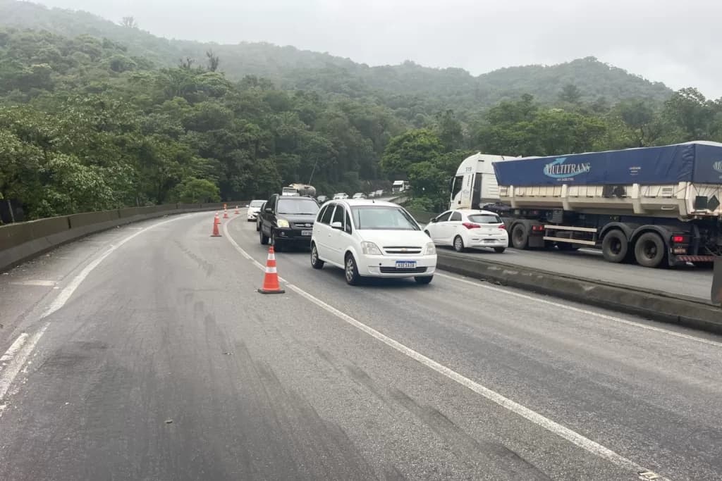 <strong> BR-277 terá restrição de tráfego pesado neste final de semana</strong>