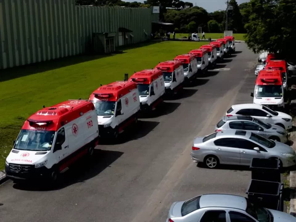 Municípios do Paraná recebem  ambulâncias e câmaras frias para vacinas