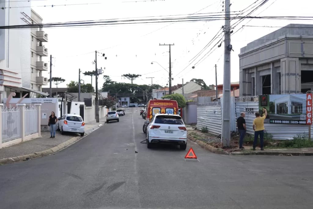 Motorista sofre mal súbito e causa acidente no centro de PG