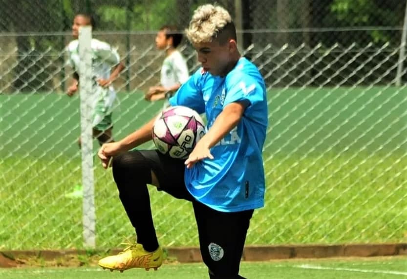 Jovem de Carambeí é convidado para jogar na Europa e família pede ajuda para custeio da viagem