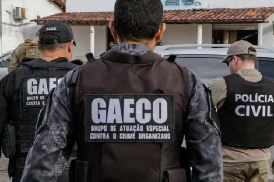 Gaeco cumpre mandados de busca e apreensão contra grupo suspeito de fraudar vestibulares de universidades estaduais