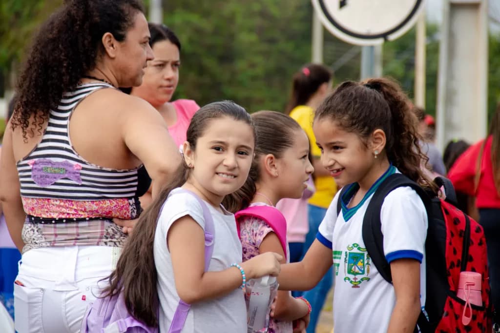 Cerca de 2.300 alunos voltam às aulas em Tibagi