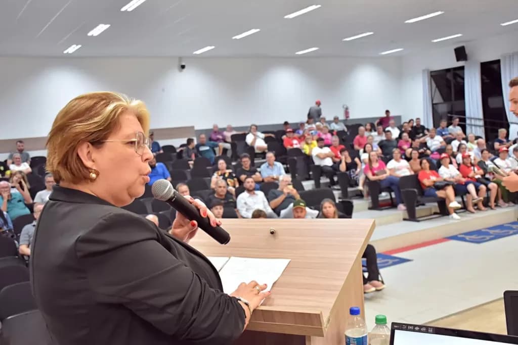 Vereadora do PT é cassada depois de denunciar suposta manifestação Nazista em SC
