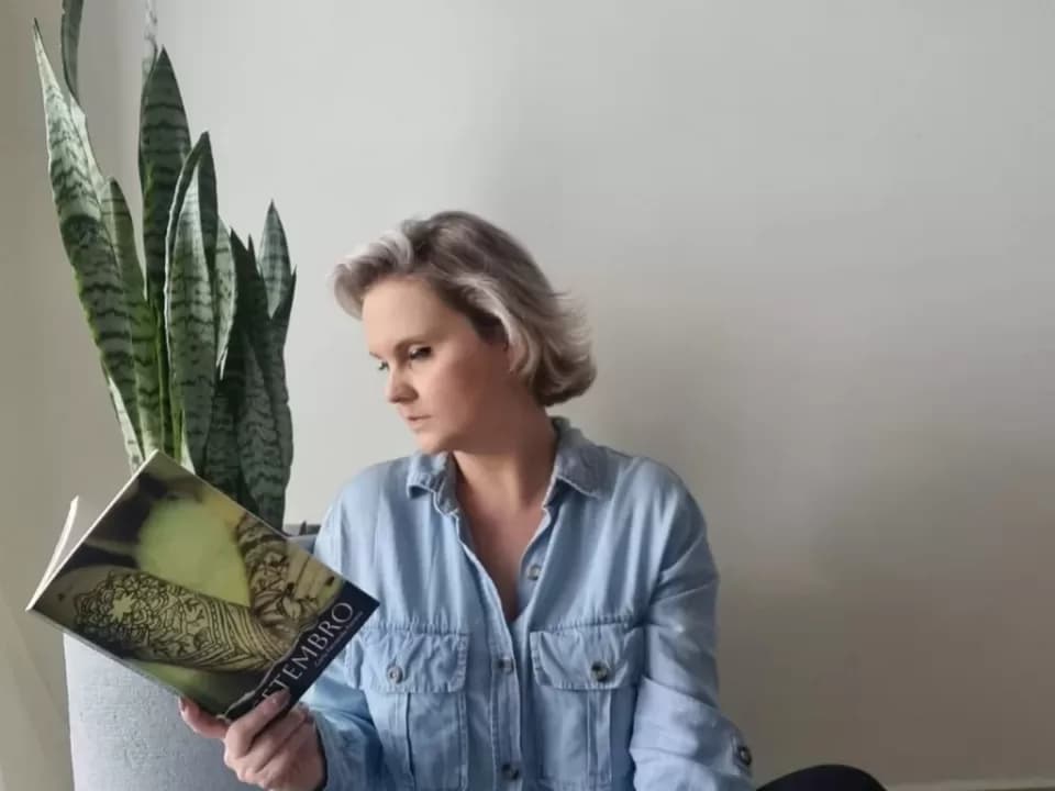“Setembro”, romance policial de escritora ponta-grossense será lançado dia 18