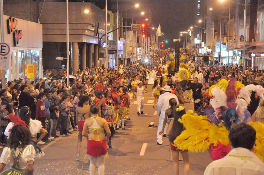 Carnaval de PG: ‘200 anos de alegria e samba no pé’ inicia na sexta
