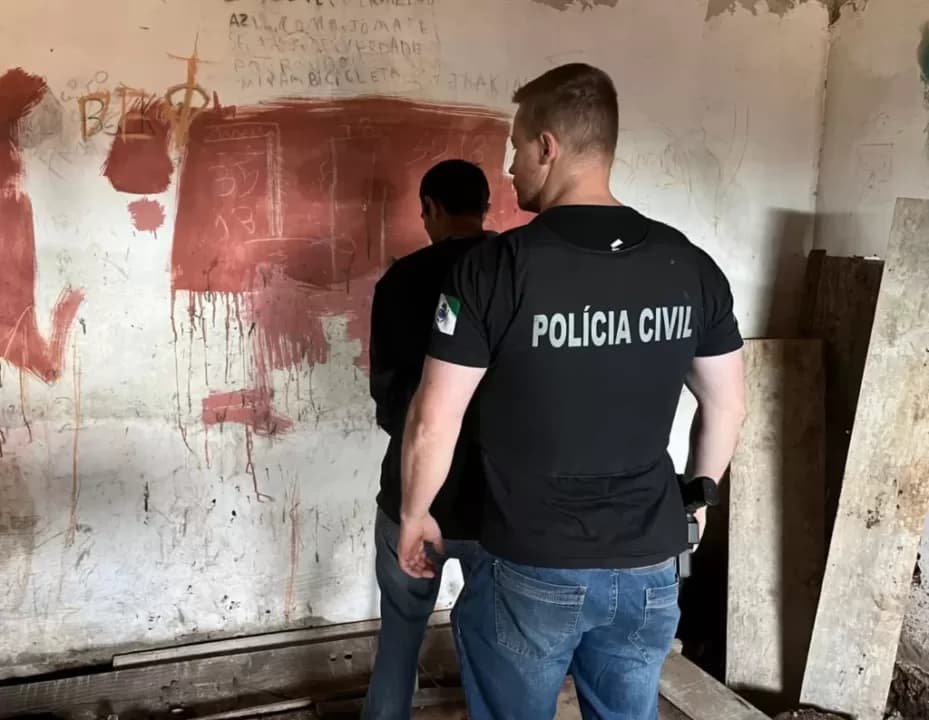 Policias civis prendem homem condenado por roubo e violência doméstica em Castro