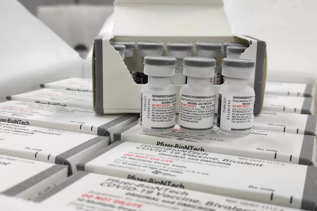 <strong>Paraná recebe novo lote de vacinas bivalentes contra a Covid-19</strong>