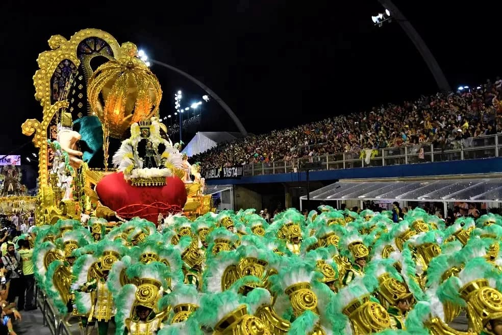 Primeiro dia de desfiles de carnaval de São Paulo acontecem nesta sexta (17). Veja os enredos