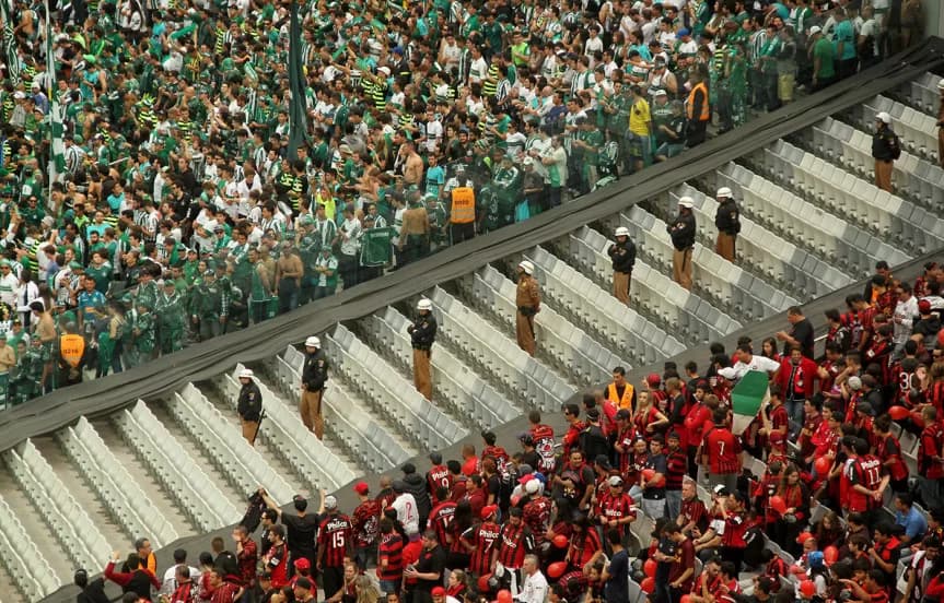 <strong>Projeto prevê multa para quem participa de brigas em estádios de futebol no Paraná</strong>