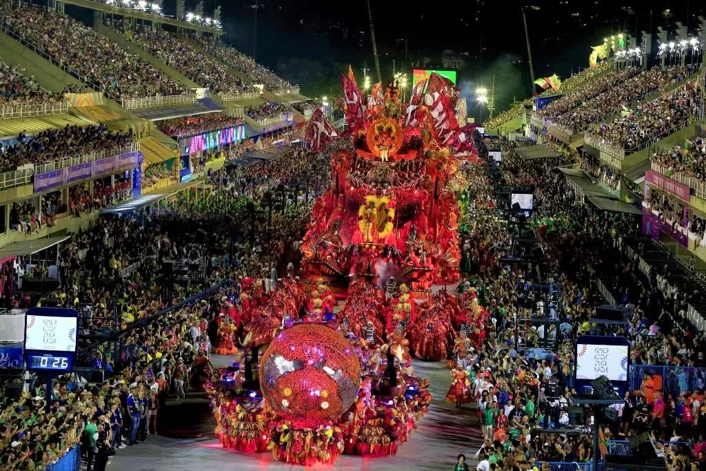 Primeiro dia de desfiles do Carnaval do Rio de Janeiro acontece neste domingo (19). Veja enredos: