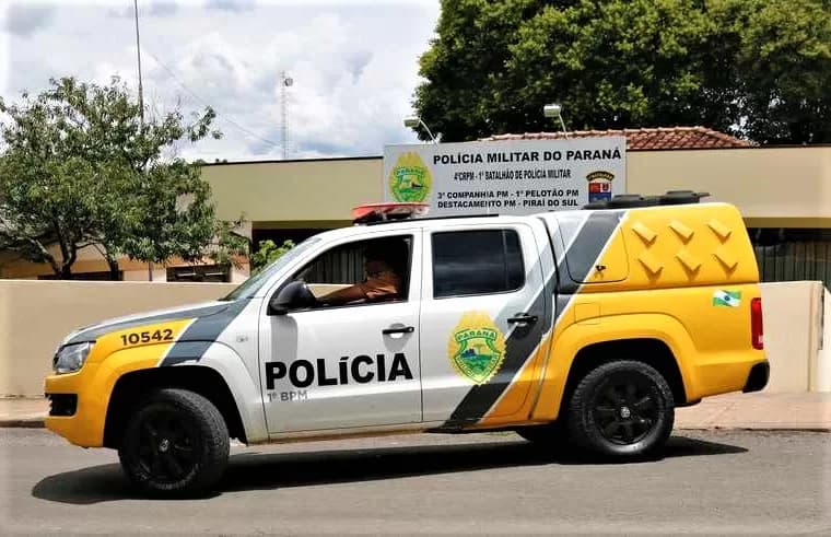 Homem é preso após ser pego com drogas e dinheiro falso em Piraí do Sul