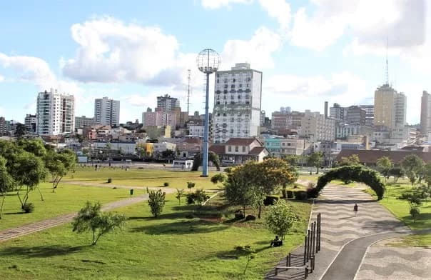 Jovem de 15 anos é assaltado em plena luz do dia enquanto jogava futebol no Parque Ambiental