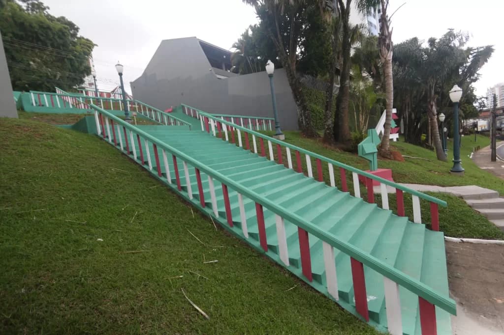 Prefeitura de PG revitaliza Praça República do Líbano