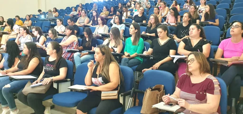Educação de PG recepciona novos professores da rede municipal