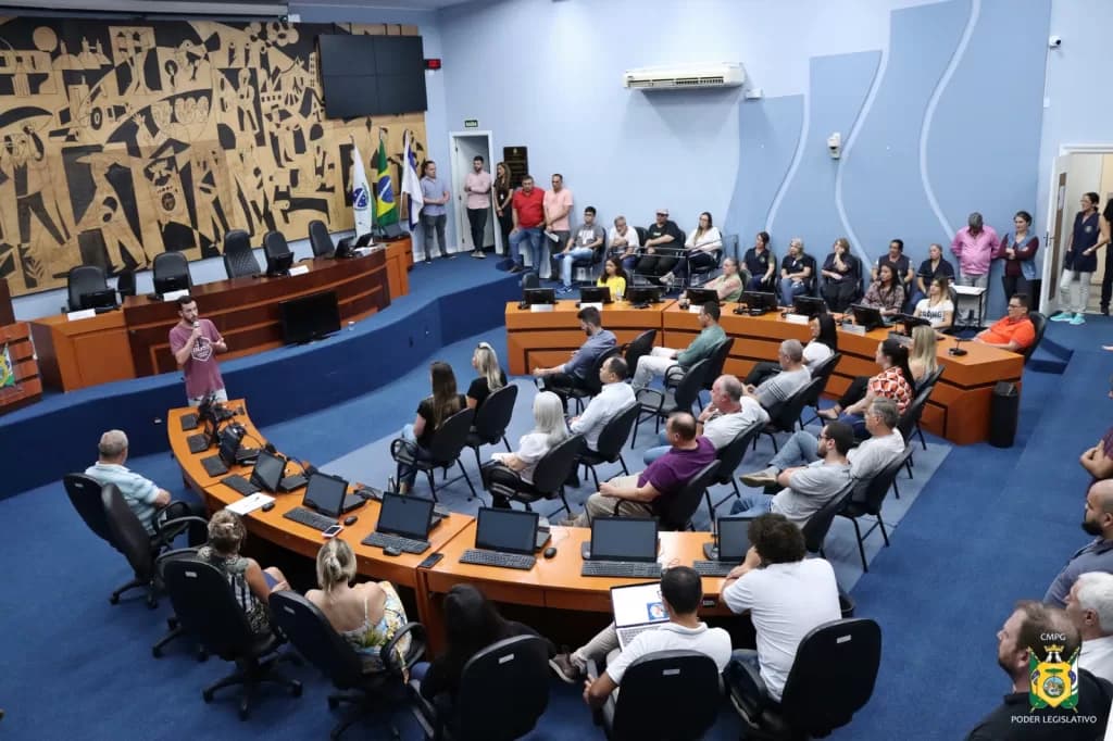 <strong>Câmara anuncia estudo de plano de cargos e salários para servidores</strong>