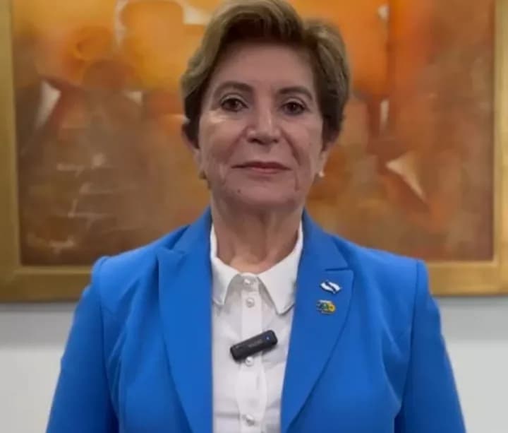 Elizabeth anuncia redução da tarifa do ônibus para R$ 4 em PG