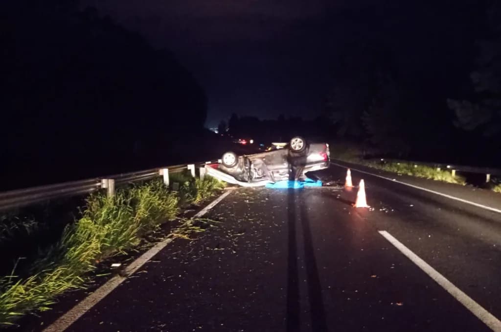 Passageiro morre em capotamento na PR-151