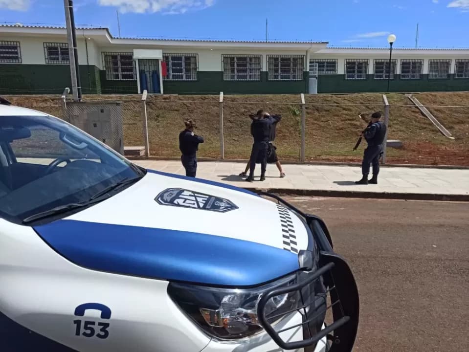 Dois jovens são presos após arrombamento em CMEI de PG
