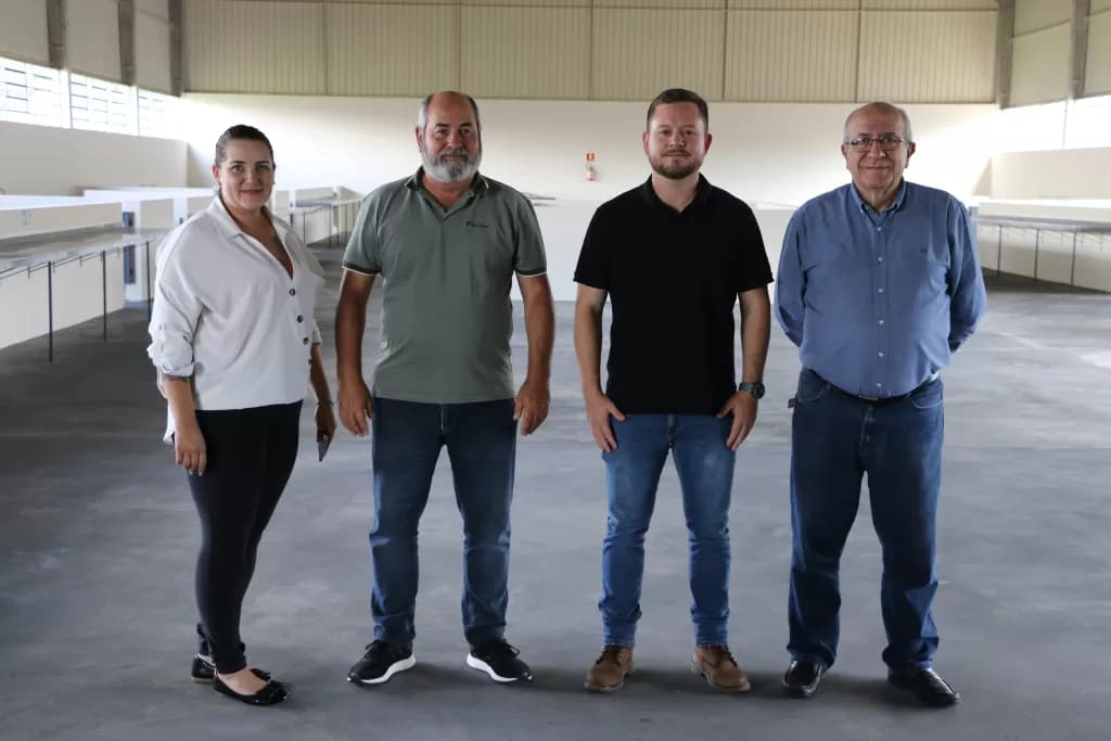 Secretário de  PG visita Castro e anuncia planos para mercados do produtor