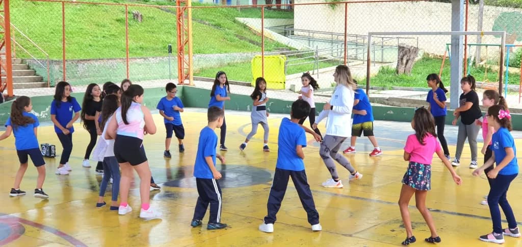<strong>Educação leva aulas de dança, capoeira e judô para escolas de PG</strong>