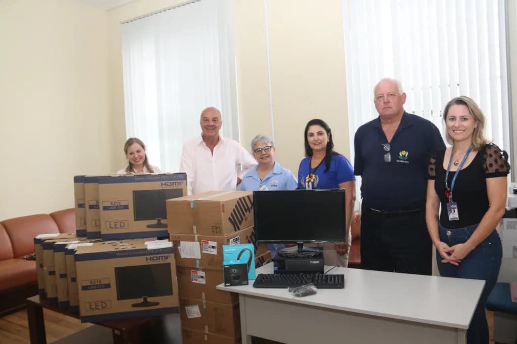 O valor dos investimentos nos computadores foi de R$ 52 mil