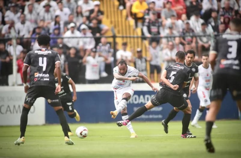 Operário enfrenta o FC Cascavel fora de casa pela semifinal neste domingo