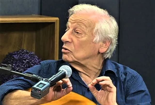 Morre o cantor e humorista Juca Chaves aos 84 anos