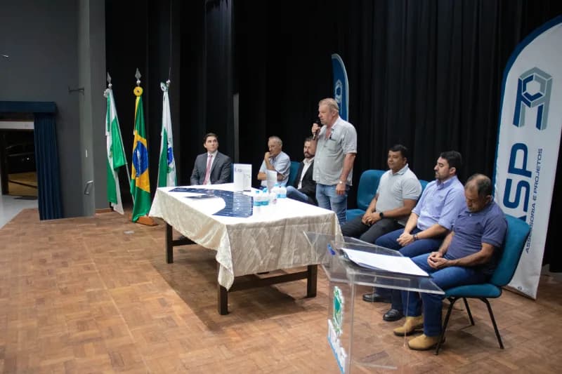 Tibagi realiza cerimônia para a entrega de títulos de regularização fundiária