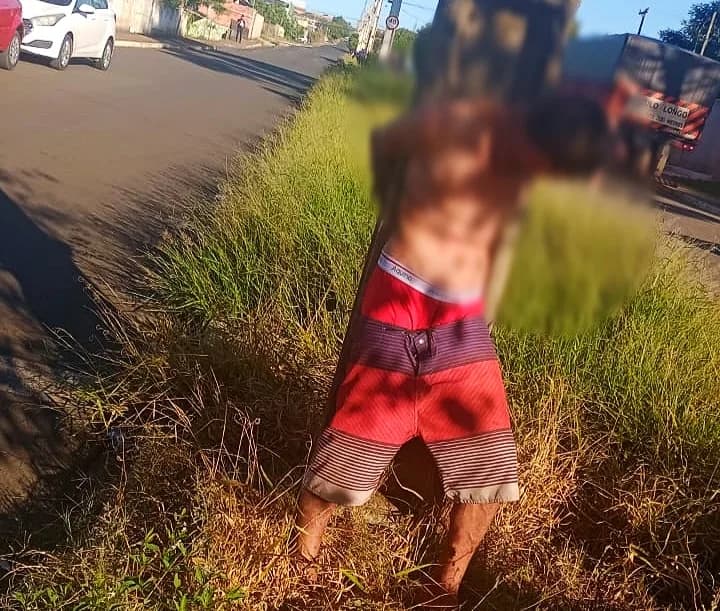 Homem é amarrado em poste após roubar residências em bairro de PG