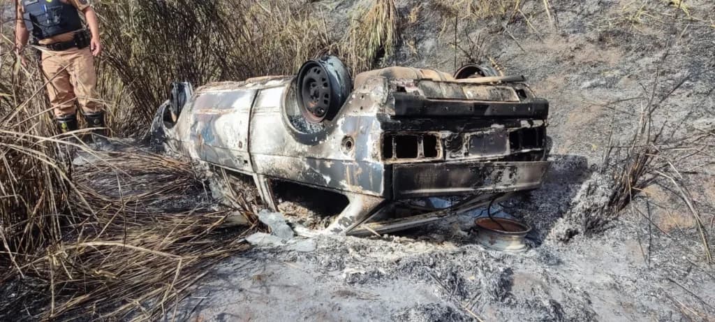 Acidente termina com corpo carbonizado na PR-092